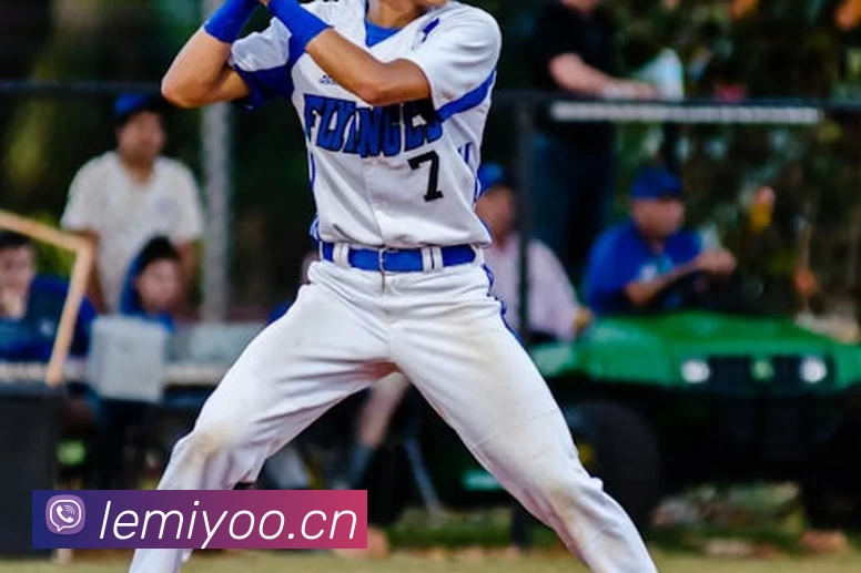 勇士主场地板更换新设计致敬传奇球员张伯伦